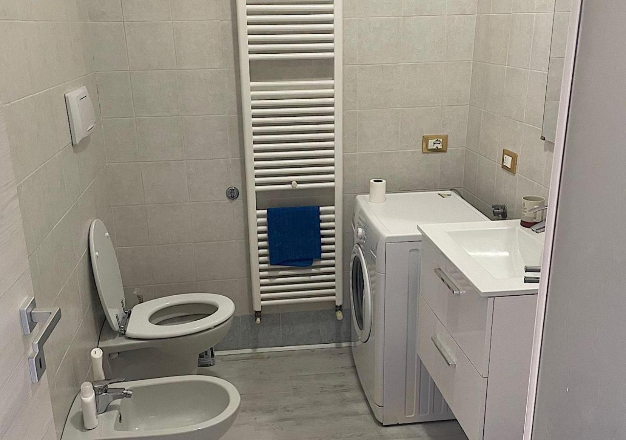 La Magnolia Apartaments IV Tulip Дезенцано-дель-Гарда Экстерьер фото