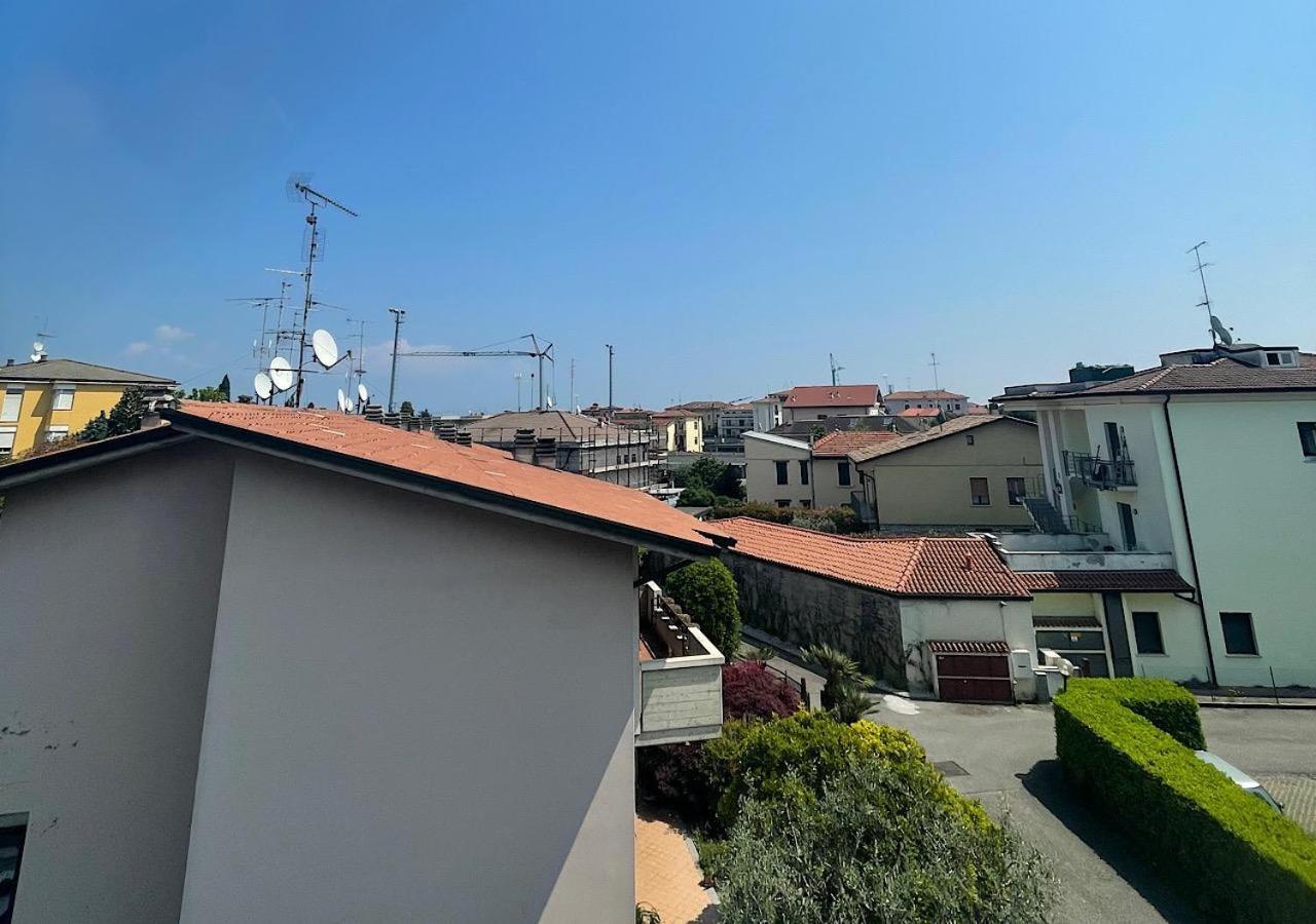 La Magnolia Apartaments IV Tulip Дезенцано-дель-Гарда Экстерьер фото